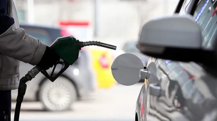 Akaryakıta bir zam daha: Motorin 10 lirayı geçti