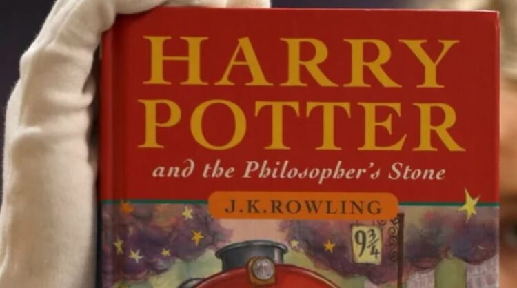 Harry Potter ve Felsefe Taşı’nın ilk baskısına rekor fiyat