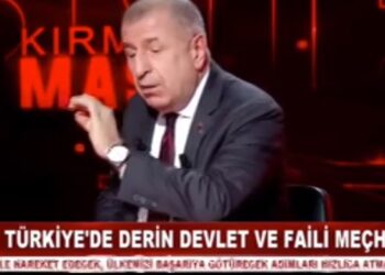 Ümit Özdağ, Akit TV’de masaya Atatürk büstü koydu