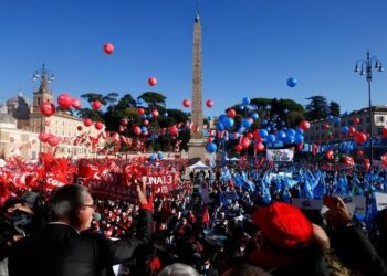 İtalya’da genel grev: Sendikalar hükümetin bütçe planını protesto ediyor