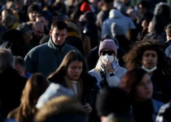 Korkulan oldu, Omicron sınıra dayandı