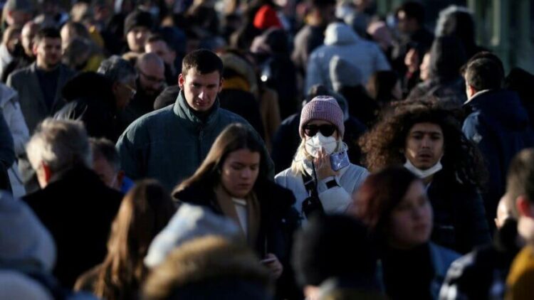 Korkulan oldu, Omicron sınıra dayandı