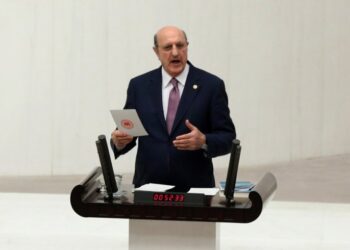 İlhan Kesici: “Uyan ey gözlerim gafletten uyan”