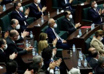 Lütfi Elvan’ın bu fotoğrafı günlerce konuşulmuştu