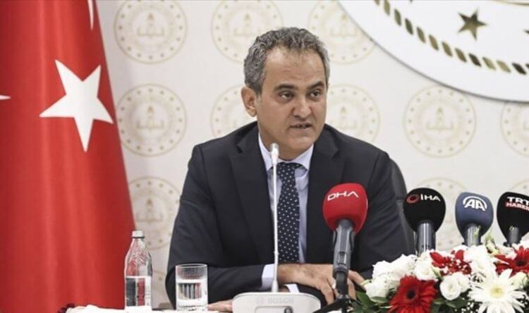 Bakan Özer açıkladı: Yüz yüze eğitime ara verilecek mi?