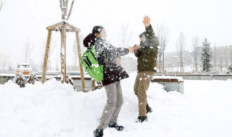 Kar yağışı nedeniyle birçok il ve ilçede eğitime ara