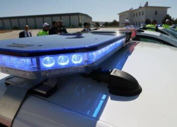 ”30’dan fazla koruma polisi, çakarlı araçlar, hepsi bir bakanın eşi için”