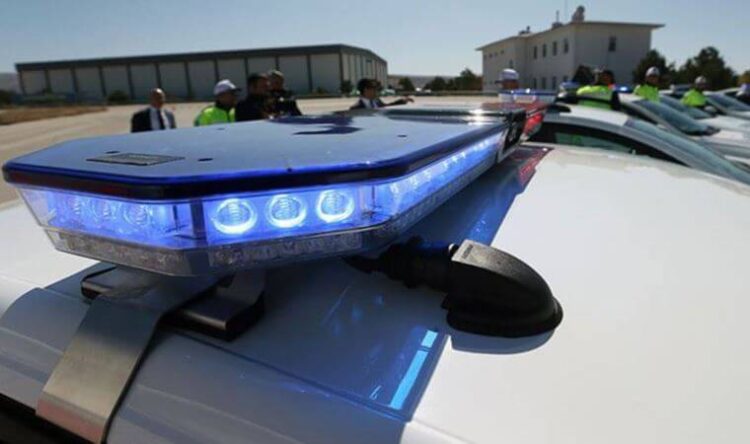 ”30’dan fazla koruma polisi, çakarlı araçlar, hepsi bir bakanın eşi için”