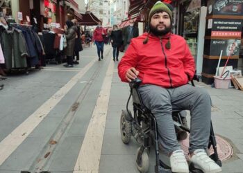 Sivilce enfeksiyonu, tekerlekli sandalyeye mahkum etti