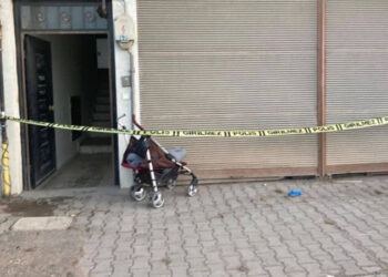 Evde yalnız bırakılan 3 çocuk, yangında yaşamını yitirdi