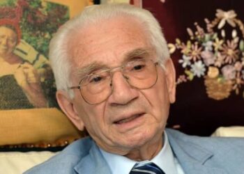Devlet sanatçısı Prof. Dr. Alaeddin Yavaşca hayatını kaybetti
