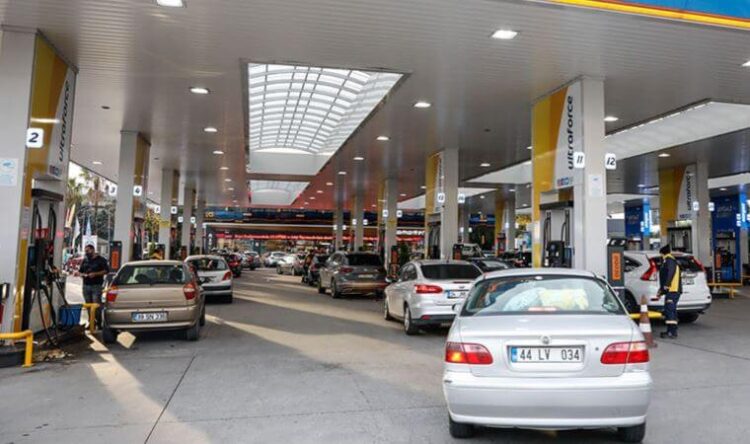 Benzin ve motorine dev zam