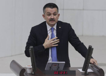 Bakan Pakdemirli’ye sunulan rüşvet dosyası TBMM’de