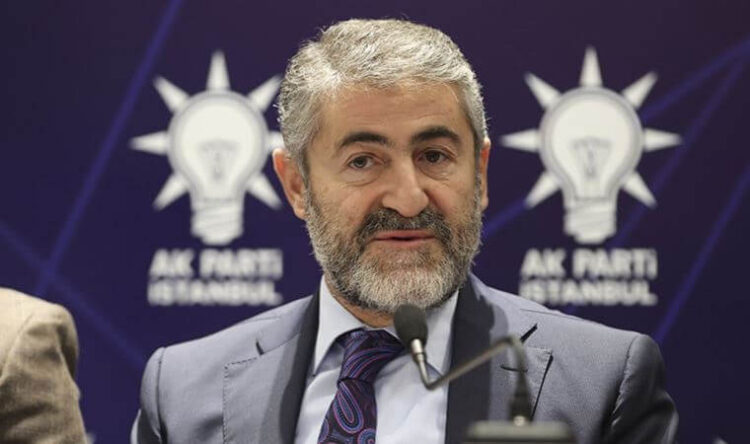 Yeni bakan çift maaşlı çıktı