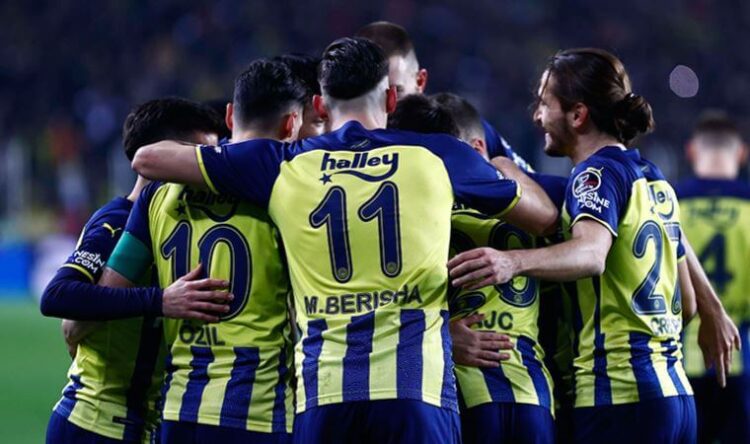 Candaş Tolga Işık canlı yayında açıkladı: İşte Fenerbahçe’nin görüştüğü isim!