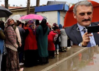 AKP’li Çamlı ekmek kuyruğundaki yurttaşları hedef aldı