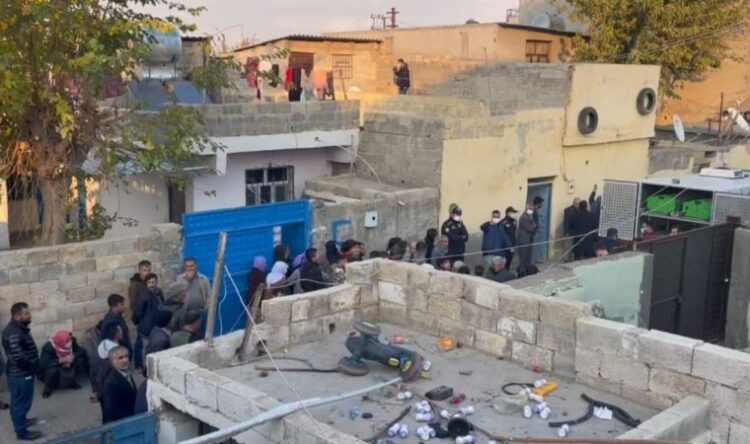 İki kadın misafirliğe gittiği evde hayatını kaybetti