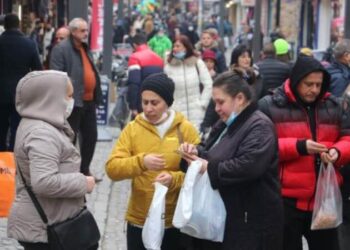 Bulgarlar alışveriş için Edirne’ye akın ediyor: ‘Bagajlarımızı dolduruyoruz’