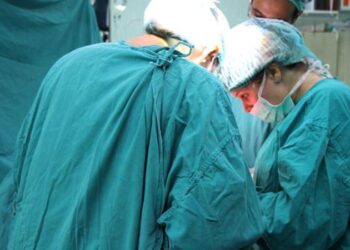 İngiliz basınından Türkiye uyarısı: ‘Çocuklara mide küçültme ameliyatları yapıyor’