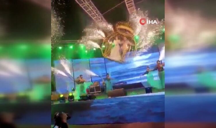 Gelin ve damat sahne şovu yaparken metrelerce yükseklikten düştü