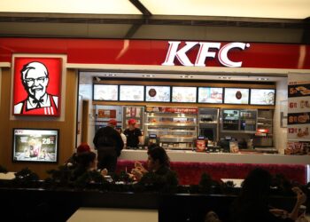 KFC’den tavuk siparişi veren kişinin paketinden tavuk kafası çıktı