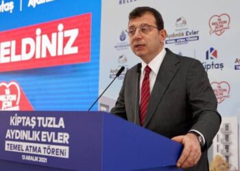 İmamoğlu: ”Sen hayatında bir tane küvette gemi oynatmamış adamsın!”