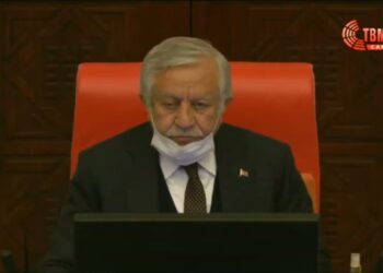 TBMM Başkanvekili Celal Adan: Kavga edecekseniz çıkın dışarı, zemin müsait