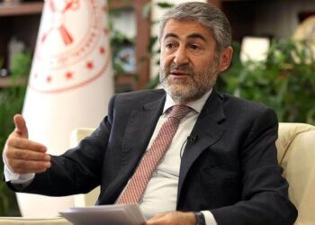 ‘Cumhuriyet tarihinde örneği var mı, bilmiyorum…’ Çift maaşlı bakan