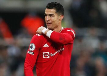 Cristiano Ronaldo heykeli Hindistan’ı ikiye böldü