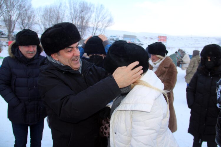 CHP’li belediye başkanları, Çıldır Gölü’nde tipiye tutuldu