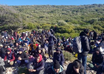 İzmir’de 492 kaçak göçmen yakalandı: 6 gözaltı