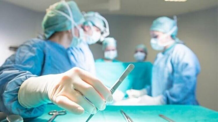 Domuzdan insana ilk kalp nakli