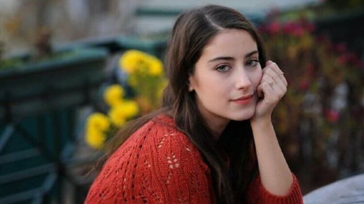Hazal Kaya’dan ikinci kez üzen haber geldi