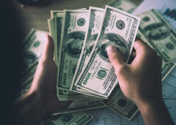 İngiliz bankasından korkutan dolar tahmini: 2022 sonunda ve 2023’te…