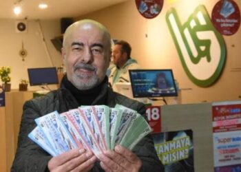 Büyük ikramiye isabet eden piyango biletini sattı: Bayi Vedat Yiğit tesadüfü anlattı