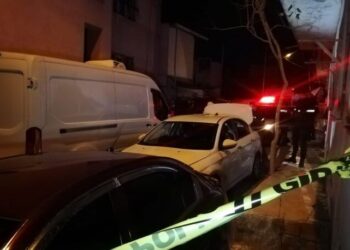 Arabanın içinde tabancayla vurulmuş ceset bulundu