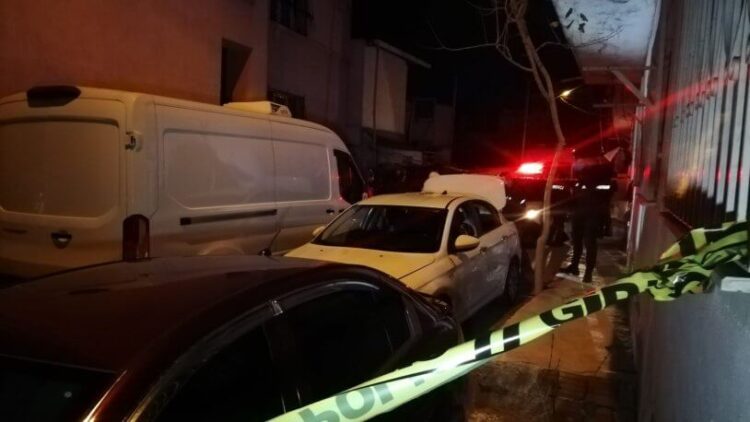 Arabanın içinde tabancayla vurulmuş ceset bulundu