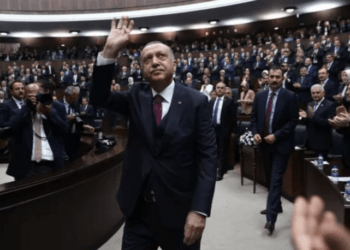Erdoğan’dan AKP’li vekillere talimat: ‘Bilgileri bakanlıklardan isteyin…’
