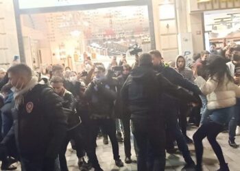 ‘Enes Kara’ eylemine polis müdahale etti: Gözaltı var