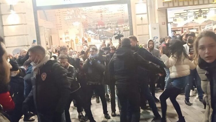 ‘Enes Kara’ eylemine polis müdahale etti: Gözaltı var