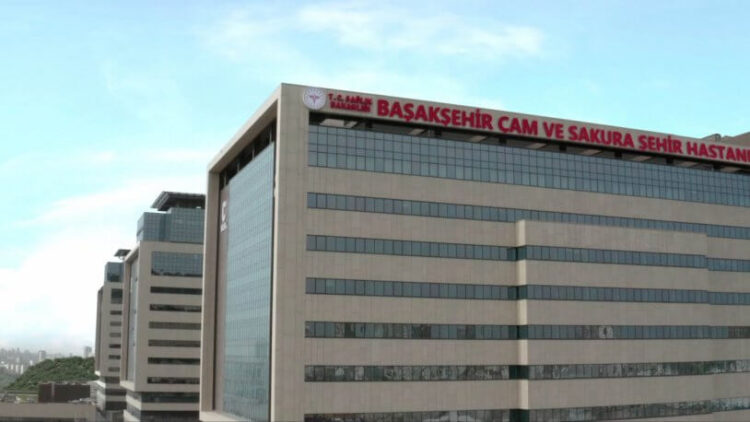 Hastanede korkunç olay! Hamile hemşirenin karnını tekmelediler