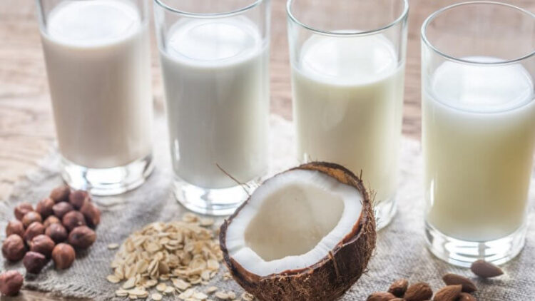 Diyetisyenler açıkladı: İşte 10 süt çeşidi arasındaki farklar!