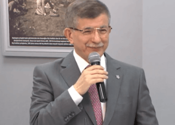 Davutoğlu’ndan ‘yolsuzluk’ çıkışı: AKP ile yolumuz işte burada ayrıldı