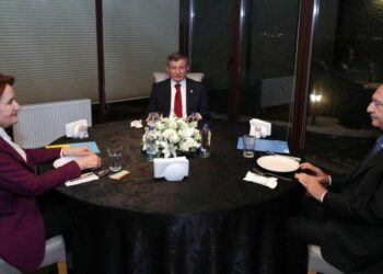 Davutoğlu, Kılıçdaroğlu ve Akşener ile görüşmesinin detaylarını açıkladı