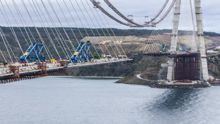 Proje yarım kaldı: Üçüncü köprüdeki tren yolu unutuldu!