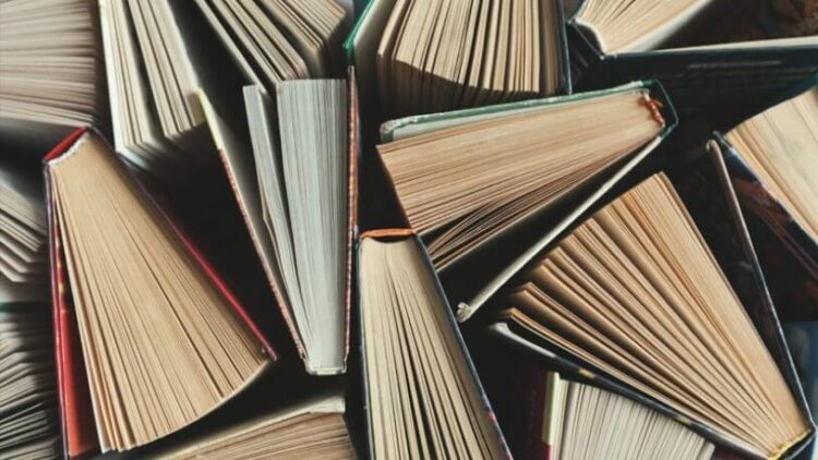 Dolar kuru yayıncılık sektörünü de vurdu: Kitaplara zam yolda