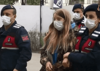 Arkadaşını 3’lü ilişkide sert davrandığı için öldürmüş