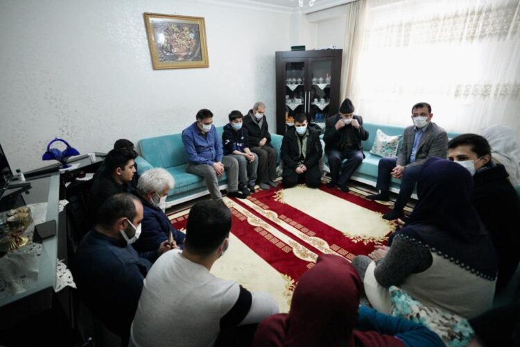 İmamoğlu’ndan şehit Koç’un ailesine taziye ziyareti