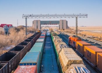 Çin’in kuzeyindeki kara limanı, Moğolistan’a meyve ve sebze ihracatını kolaylaştırdı