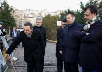 İmamoğlu’ndan Eminönü’ne  ‘tramvay ve meydan’ müjdesi